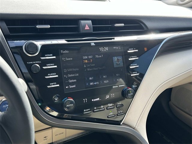 Used 2018 Toyota Camry XLE image 24