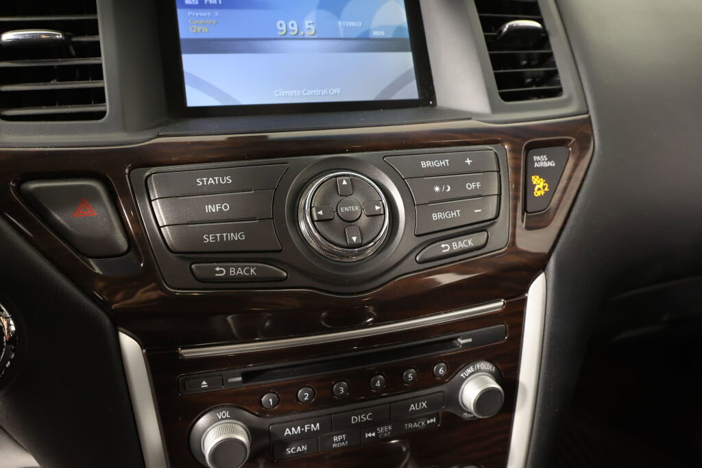 Used 2014 Nissan Pathfinder SL image 36