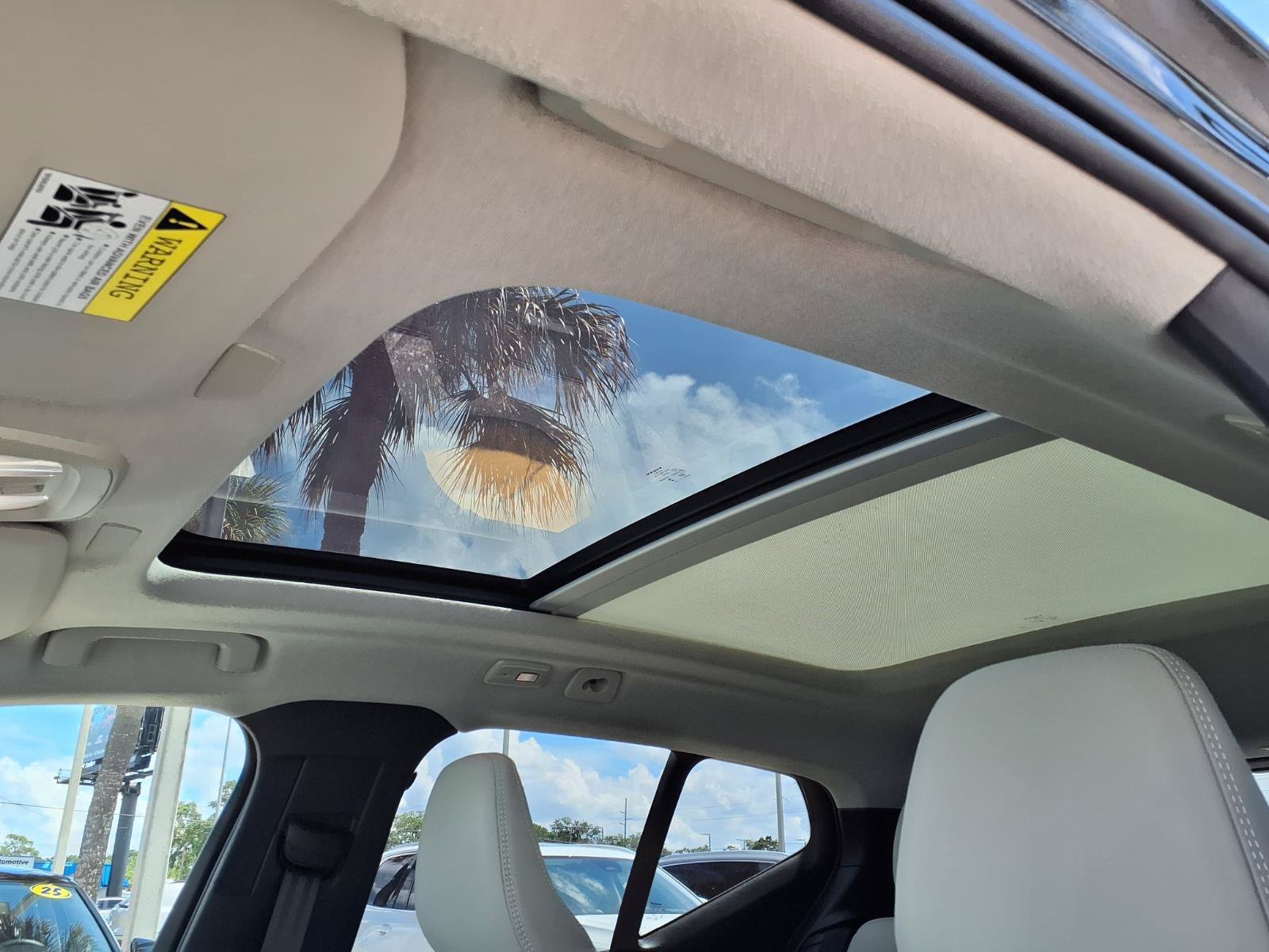 Certified 2025 Volvo XC40 B5 Ultra AWD/4WD image 24