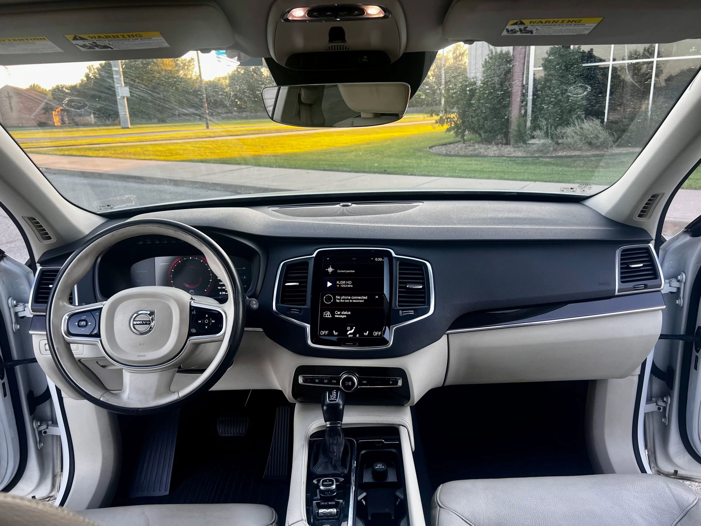 Used 2017 Volvo XC90 T5 Momentum w/ Vision Package image 23