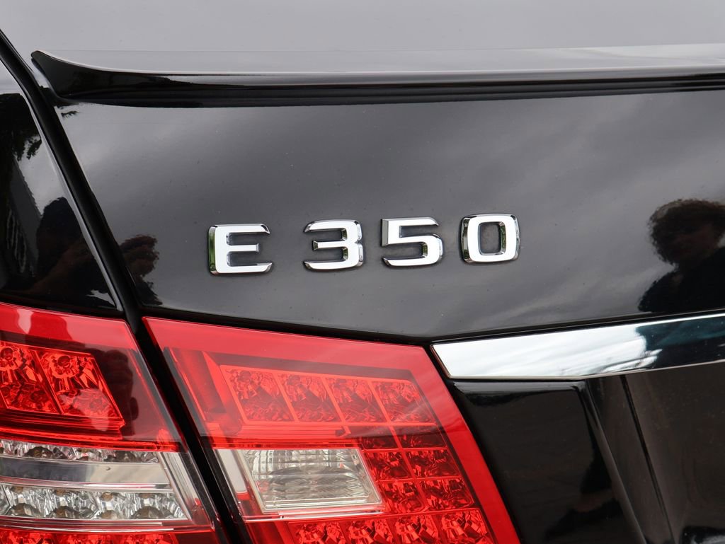Used 2013 Mercedes-Benz E 350 4MATIC Sedan image 9