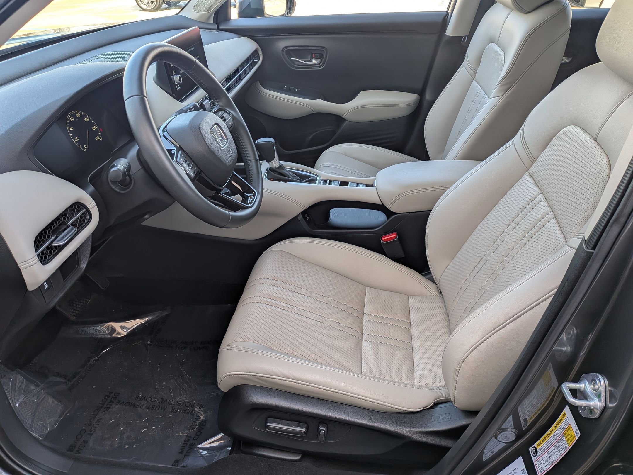 Used 2024 Honda HR-V EX-L image 11