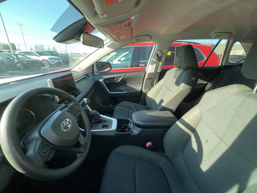 Used 2025 Toyota RAV4 LE image 5