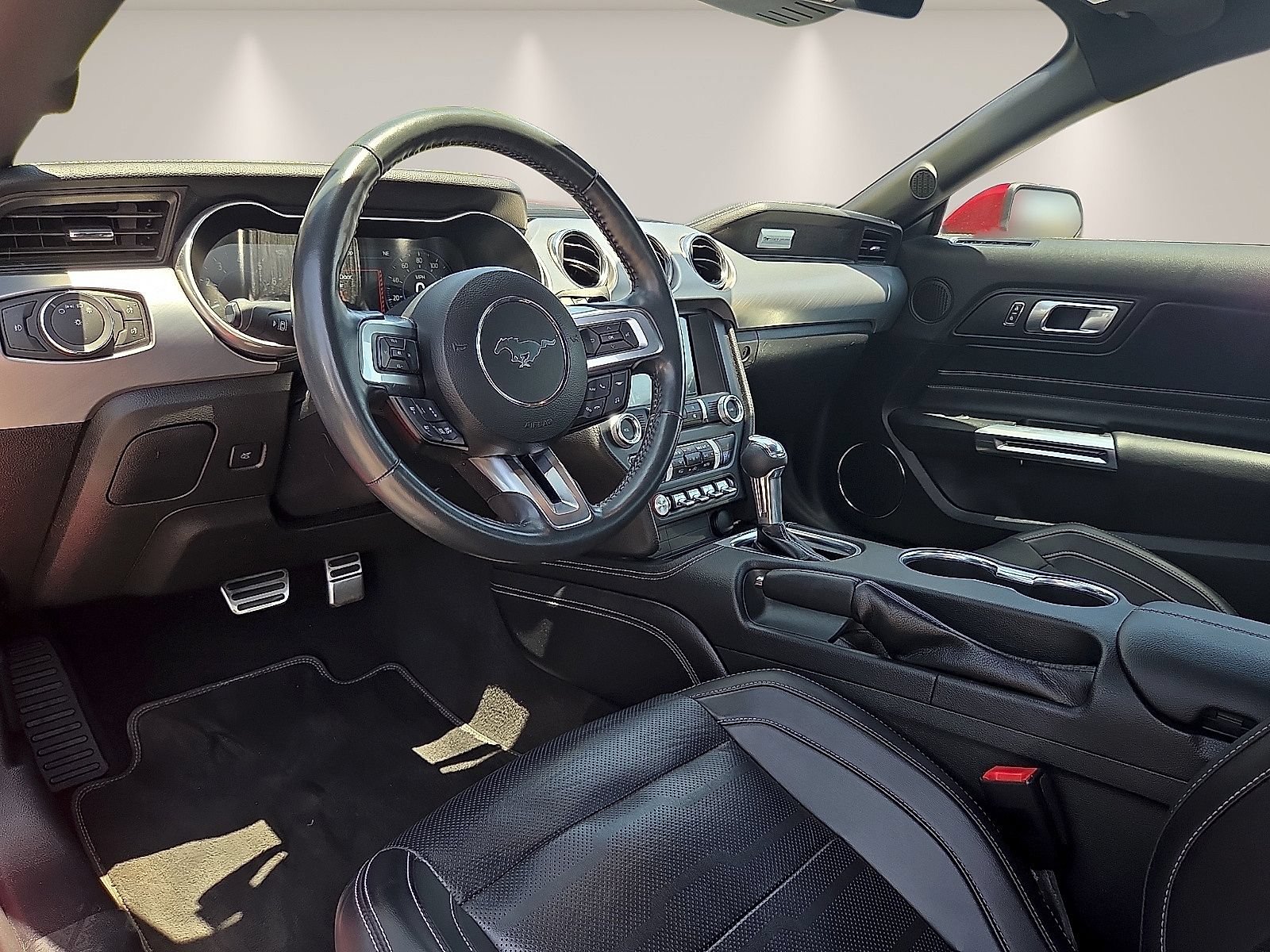 Used 2022 Ford Mustang GT Premium w/ Equipment Group 401A RWD image 10