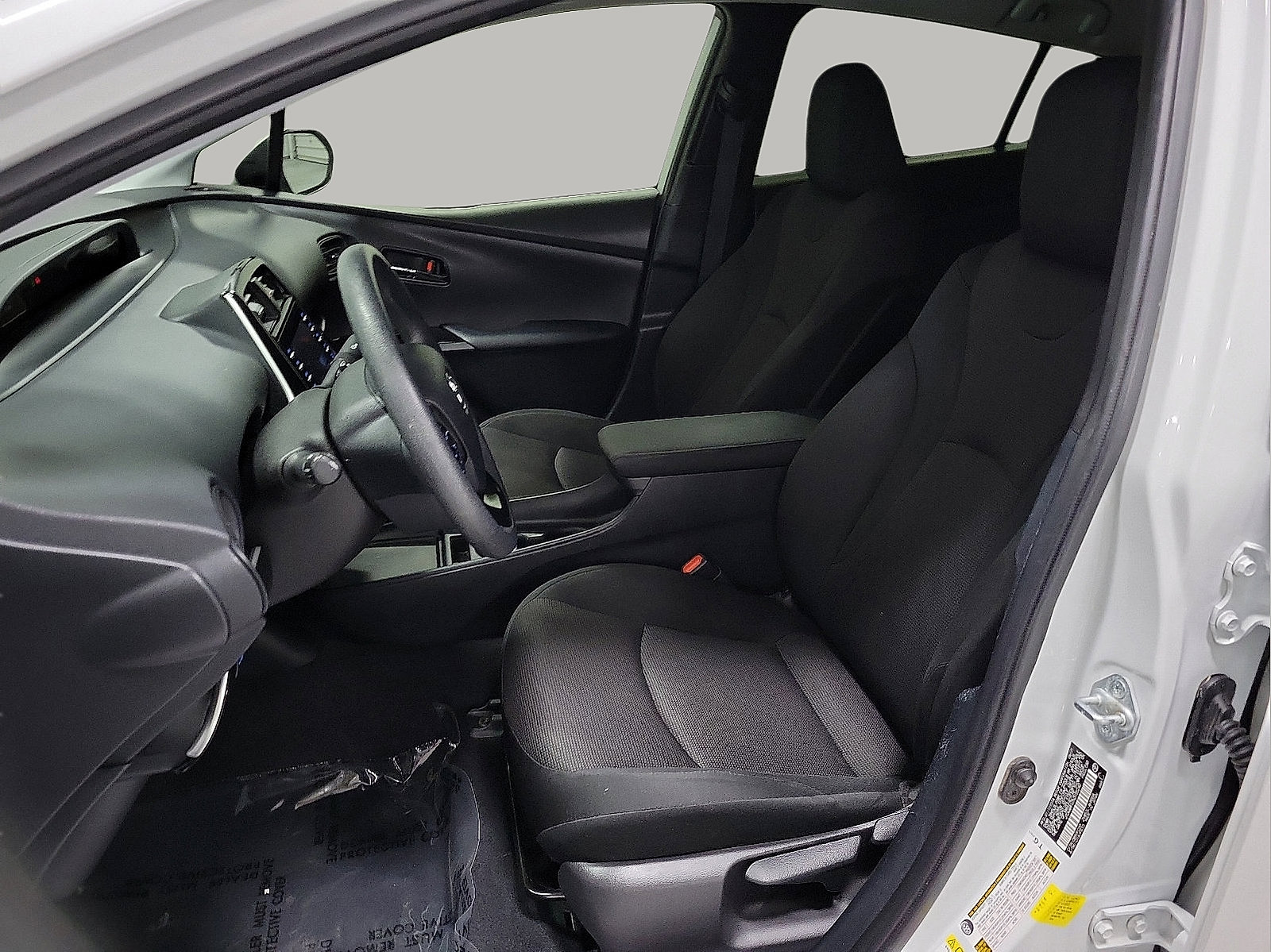 Used 2022 Toyota Prius L Eco image 10