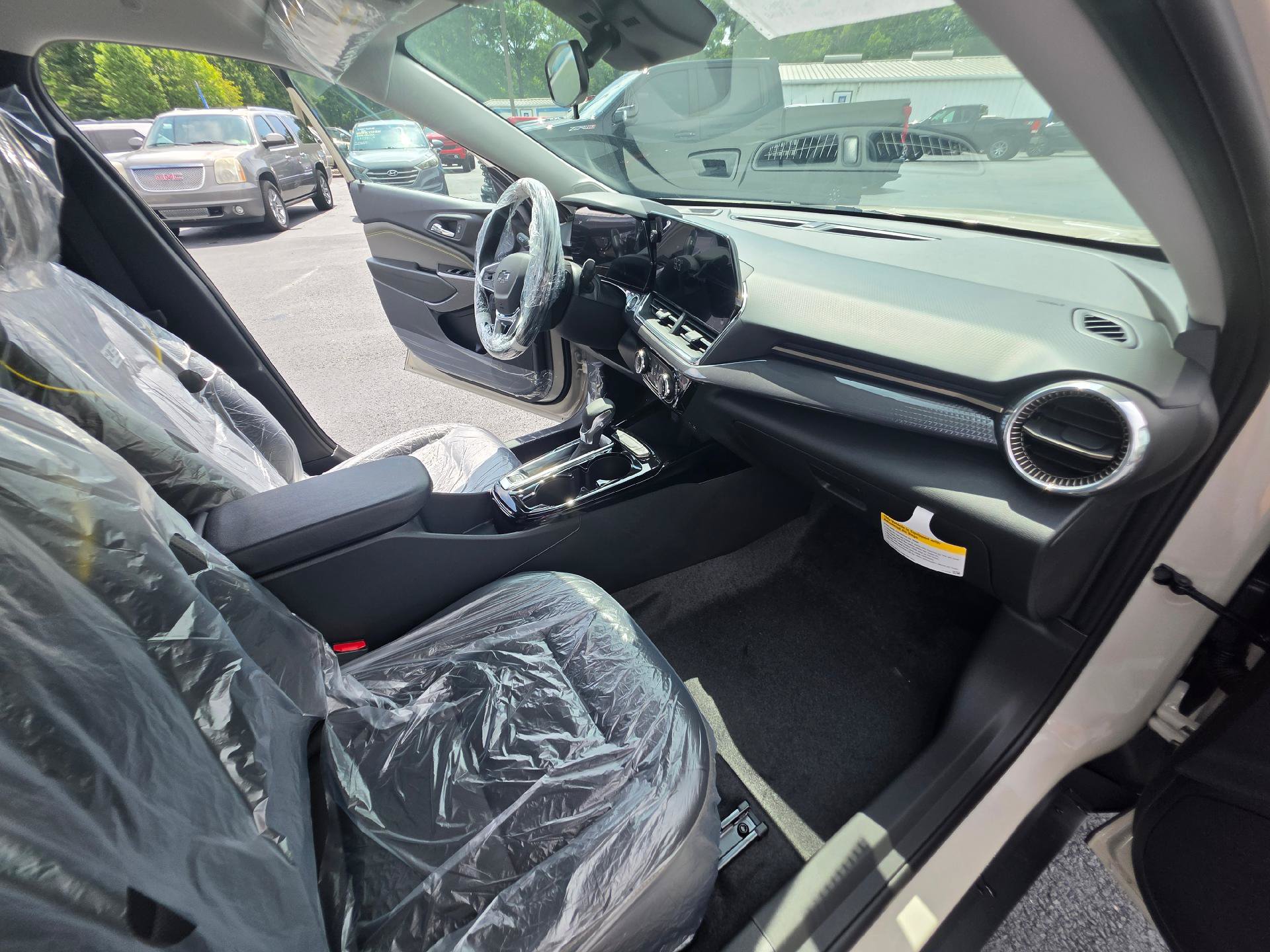 New 2026 Chevrolet Trax ACTIV w/ Driver Confidence Package FWD image 11