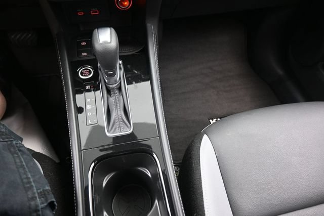 Used 2023 Nissan Kicks SR w/ SR Premium Package FWD image 11