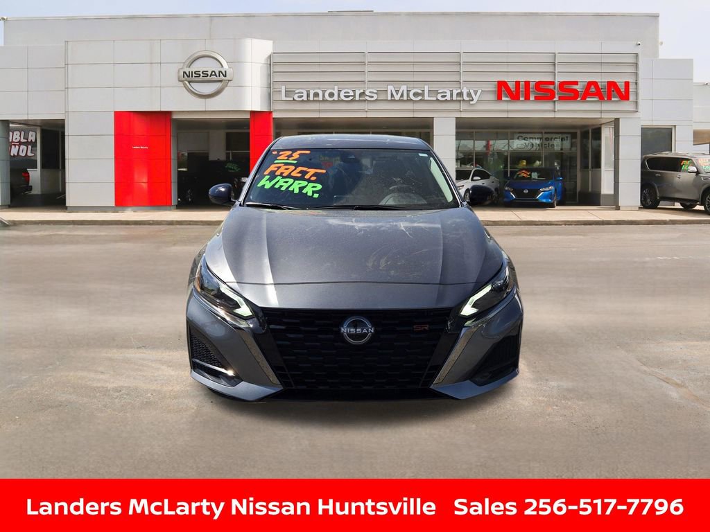 Used 2025 Nissan Altima 2.5 SR image 11