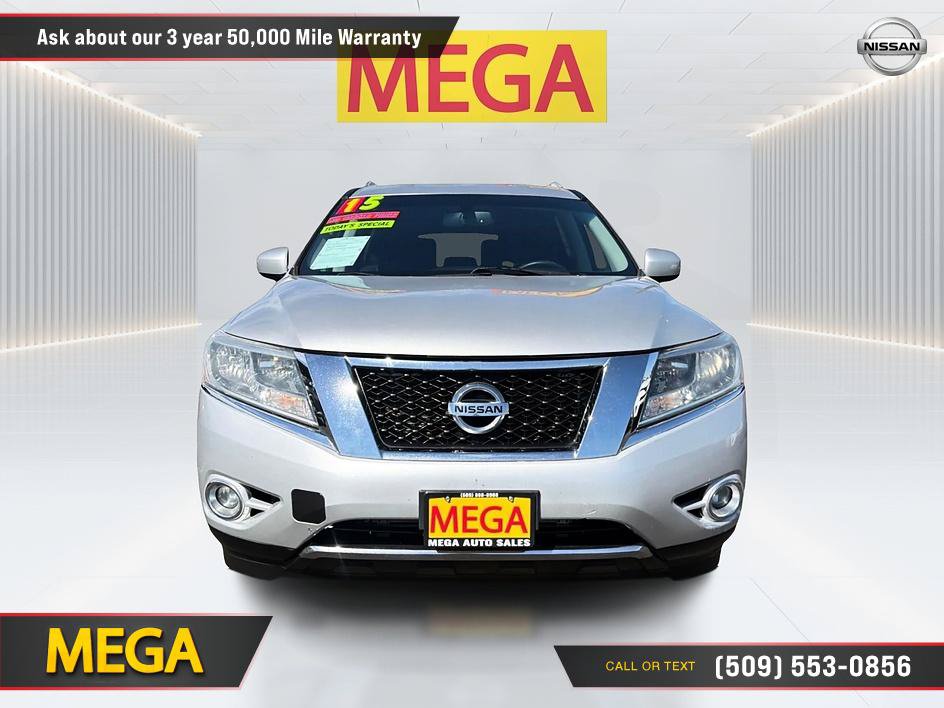 Used 2015 Nissan Pathfinder SV FWD image 2