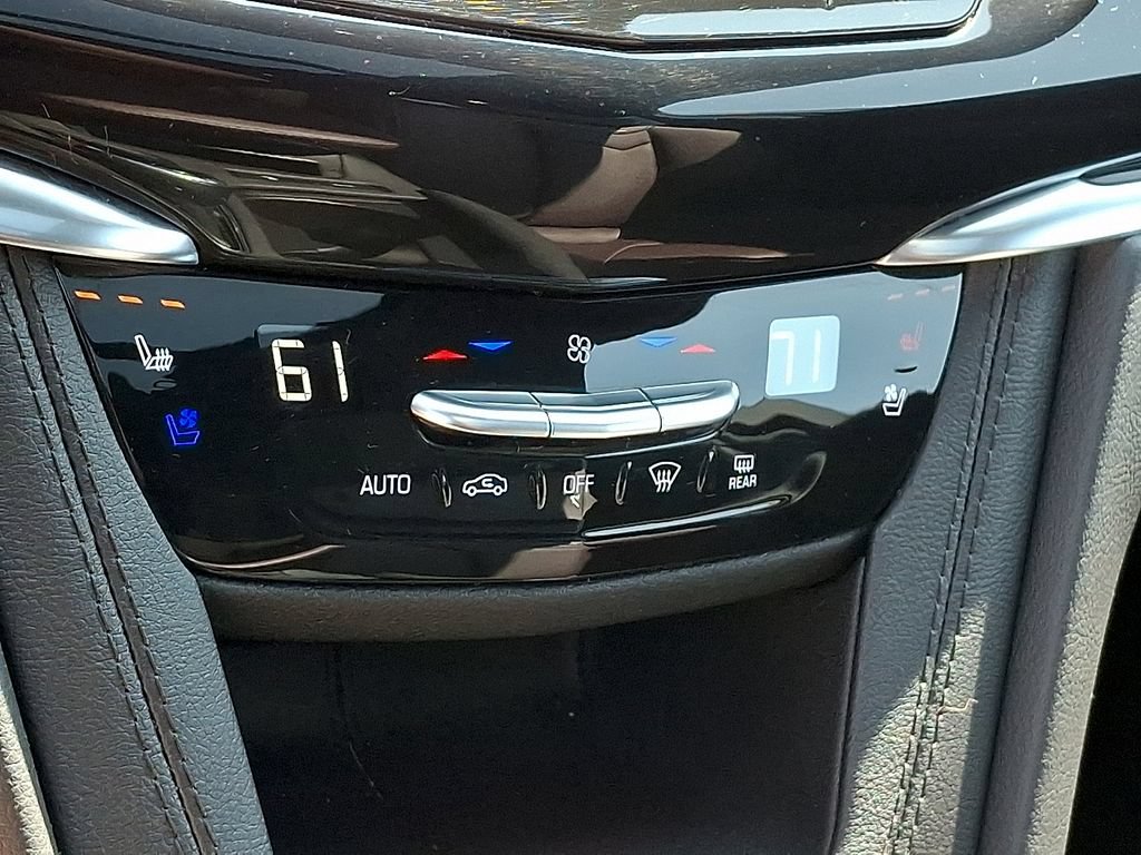 Used 2024 Cadillac XT6 Premium Luxury AWD/4WD image 18