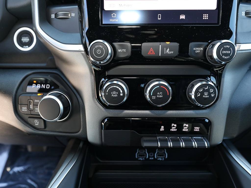 New 2026 RAM 1500 Express AWD/4WD image 19