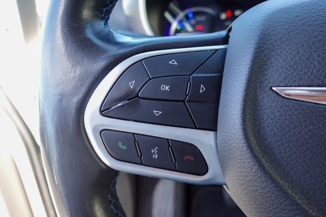 Used 2021 Chrysler Pacifica Touring-L image 13