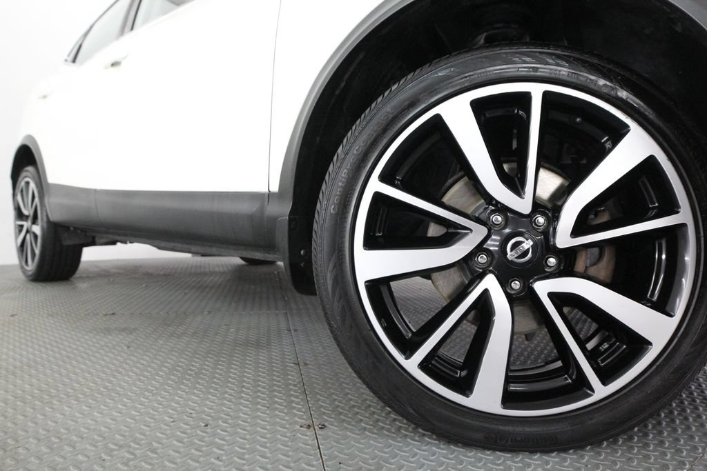 Used 2017 Nissan Rogue Sport SL AWD/4WD image 17