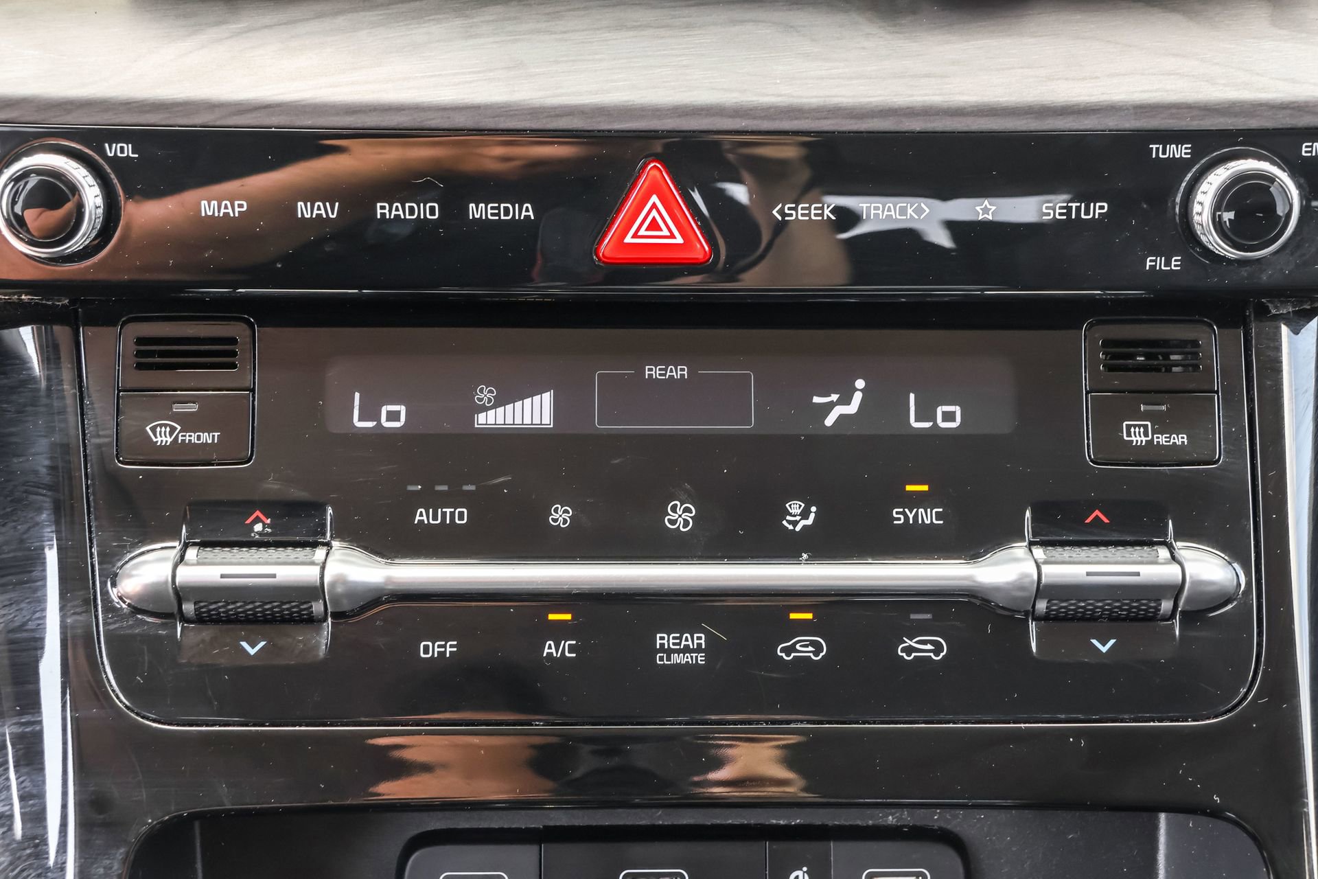 Used 2023 Kia Carnival SX image 30