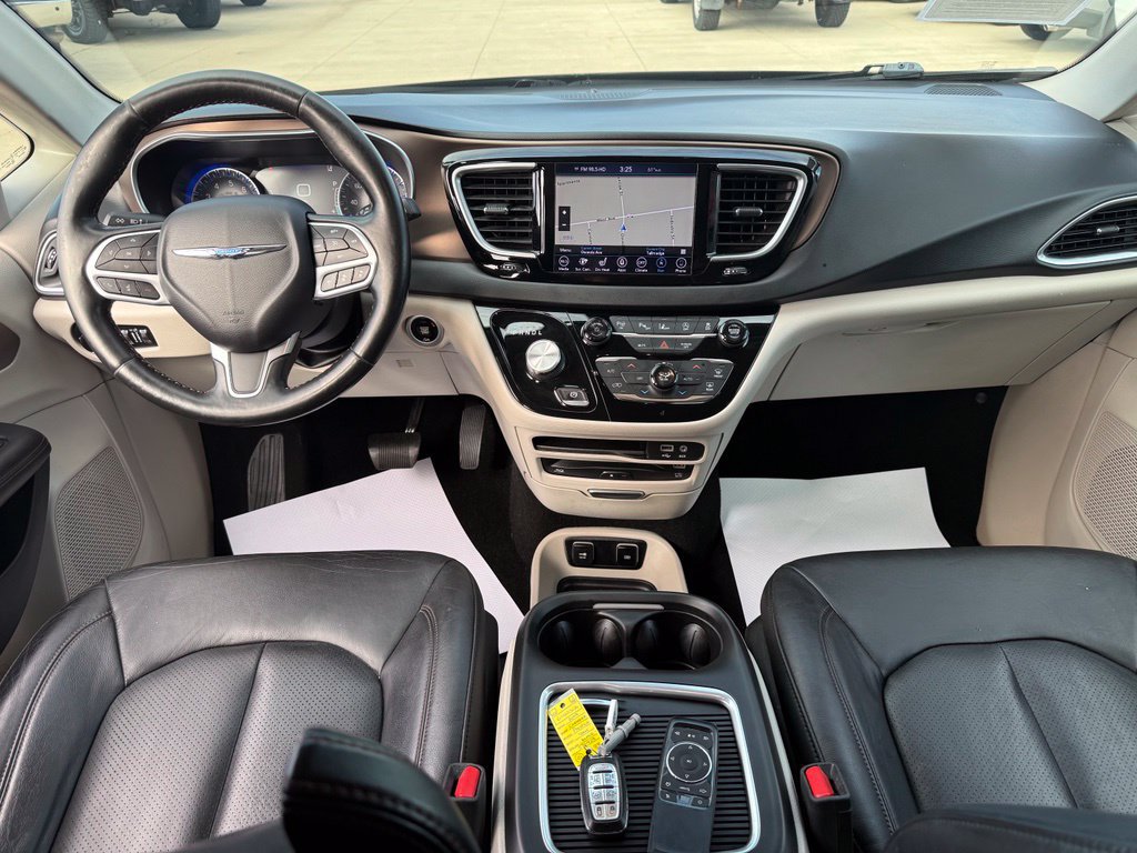 Used 2019 Chrysler Pacifica Touring-L Plus w/ Advanced Safetytec Group FWD image 43
