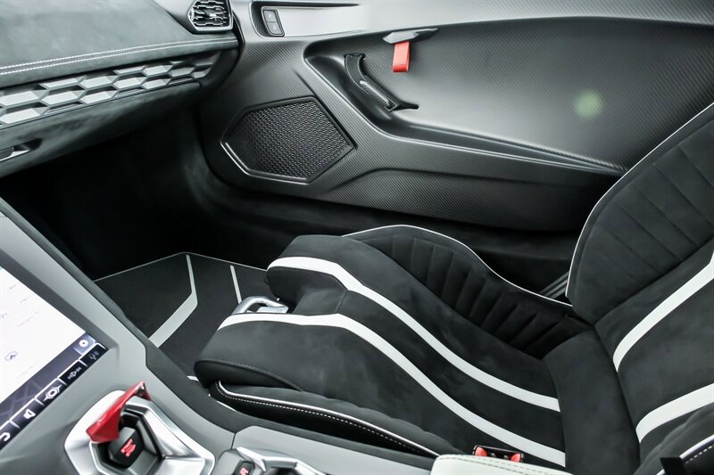 Used 2022 Lamborghini Huracan STO RWD image 37