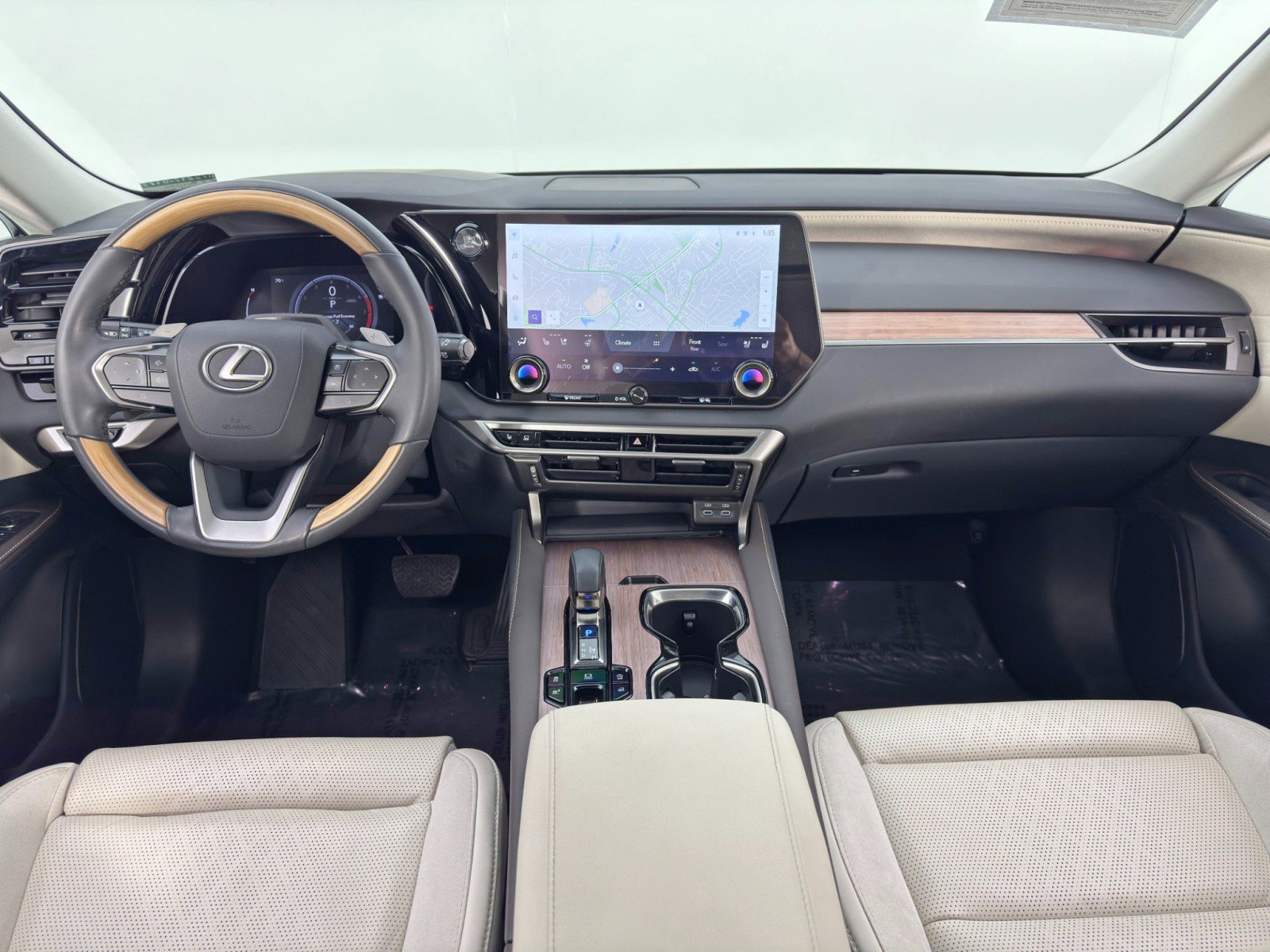 Used 2024 Lexus RX 350 Luxury w/ Convenience Package image 13