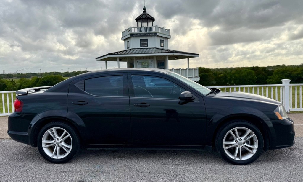 Used 2013 Dodge Avenger SXT w/ Rallye Appearance Group image 4