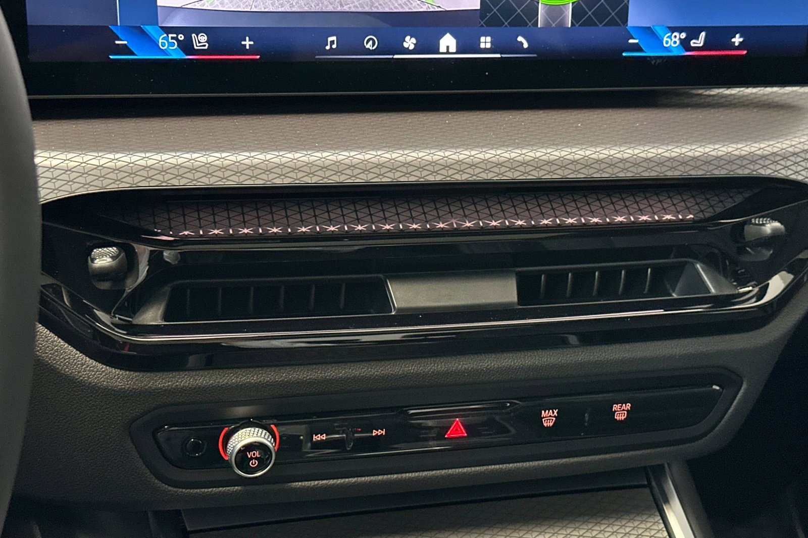 New 2026 BMW 330i Sedan w/ Premium Package image 16