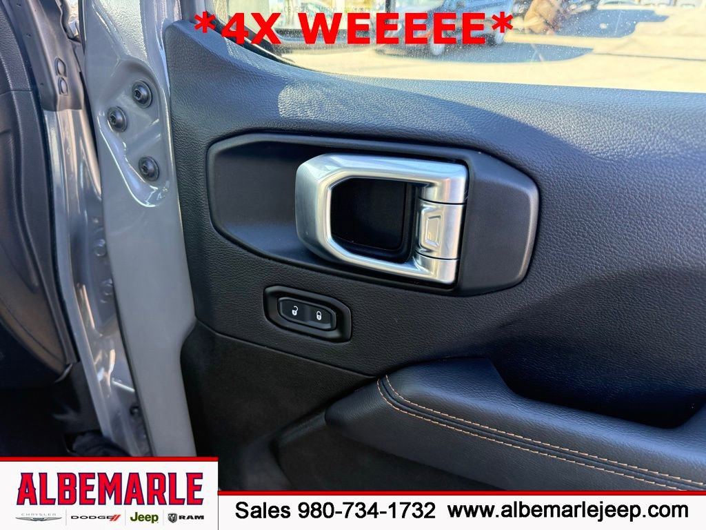 Used 2022 Jeep Wrangler Unlimited Sahara image 30