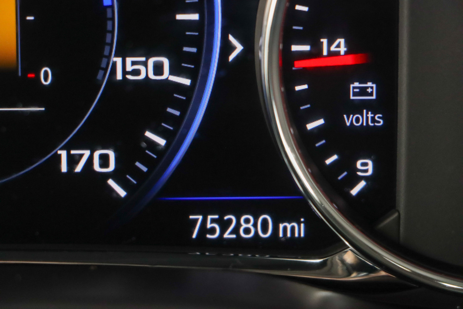 Used 2022 GMC Acadia SLT w/ Technology Package FWD image 16