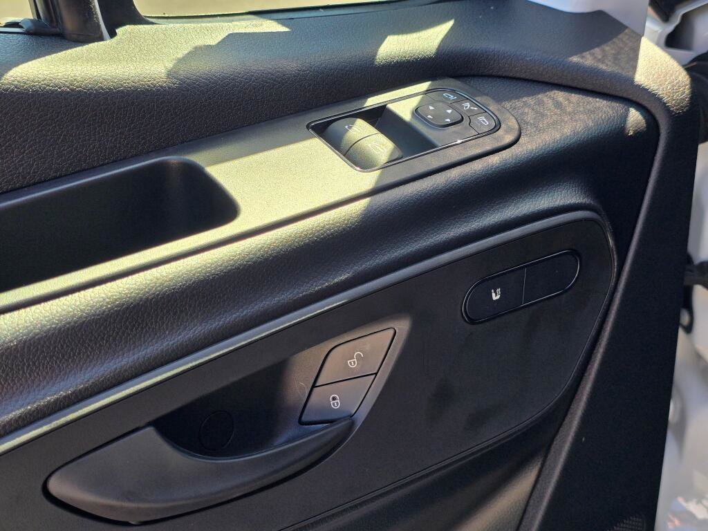 New 2025 Mercedes-Benz eSprinter 170 Cargo image 29