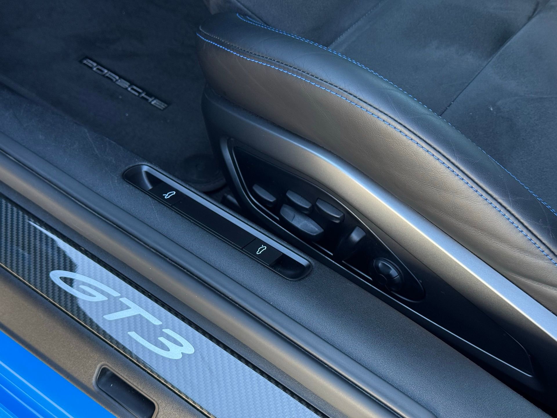 Certified 2022 Porsche 911 GT3 image 30