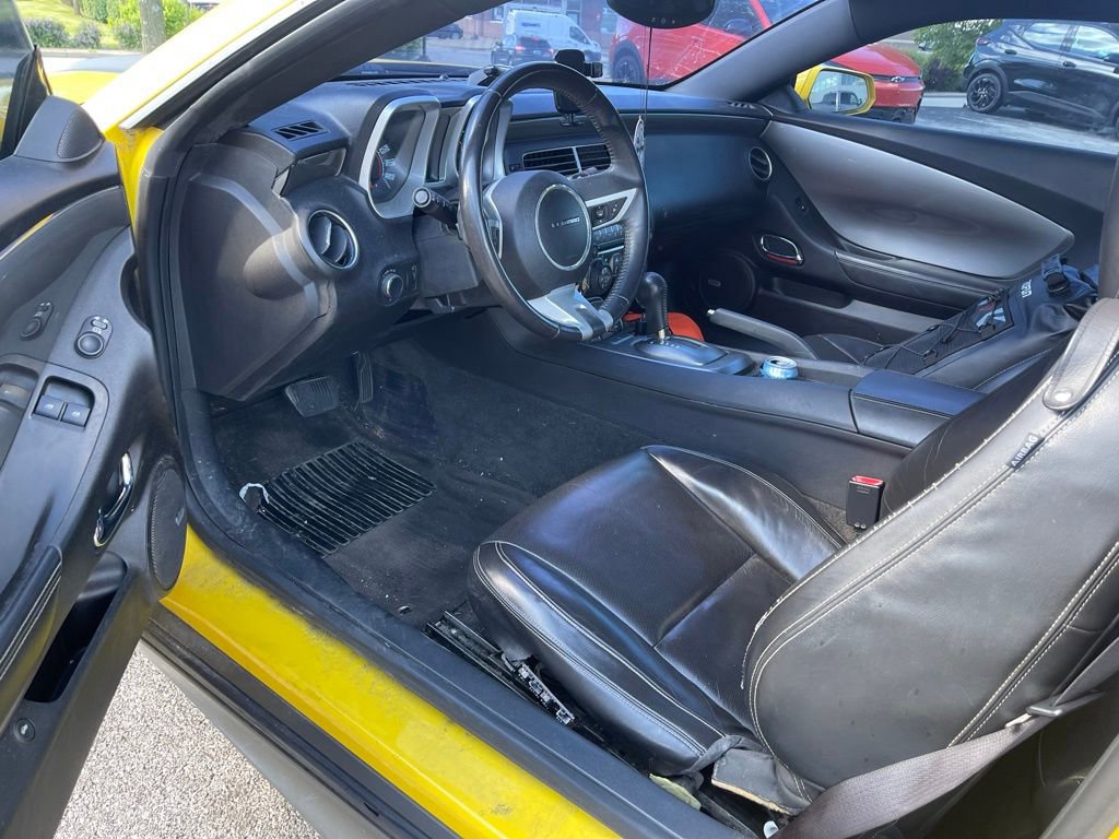 Used 2010 Chevrolet Camaro LT w/ LPO, Ground Effects Package RWD image 5