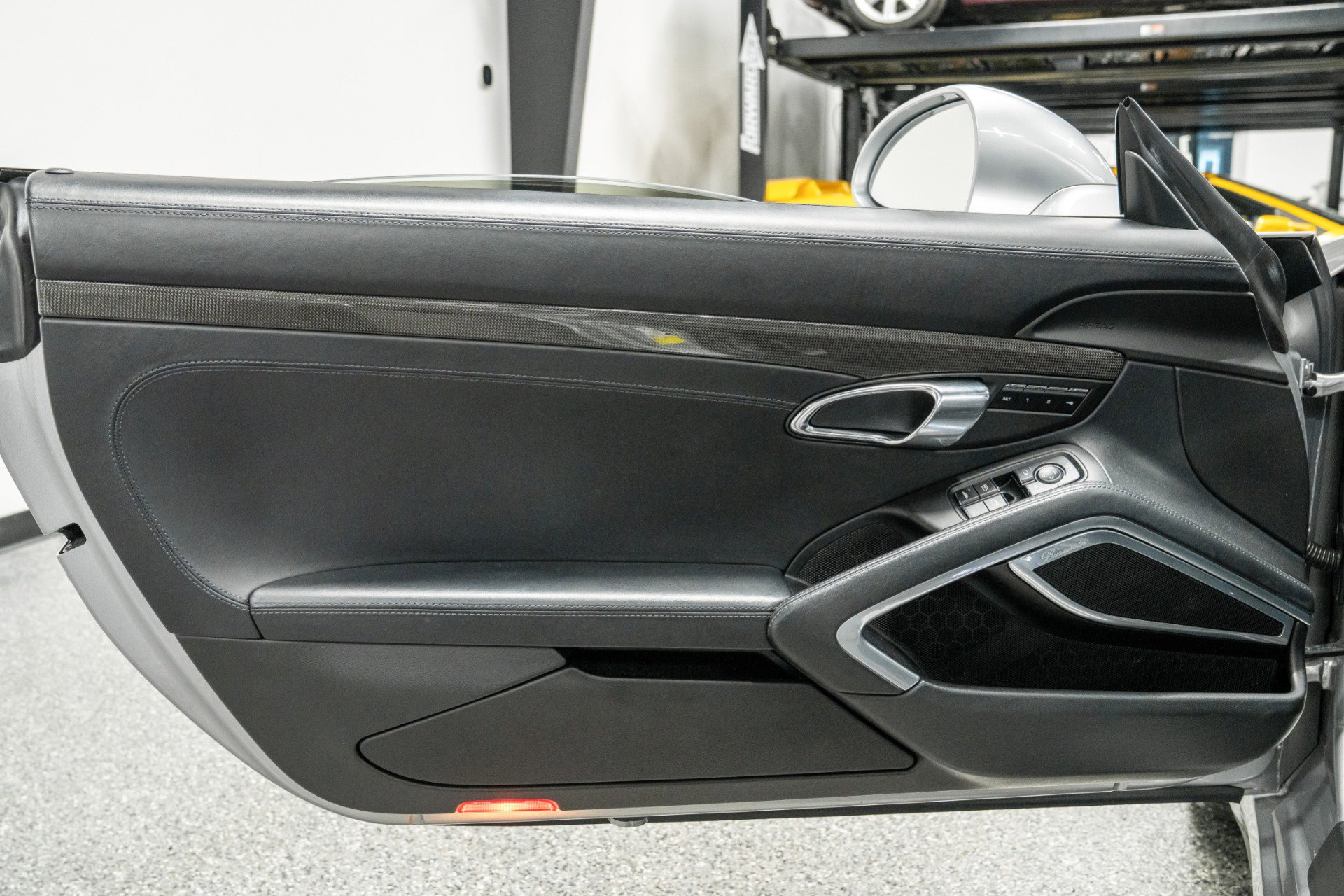 Used 2016 Porsche 911 Turbo S image 36