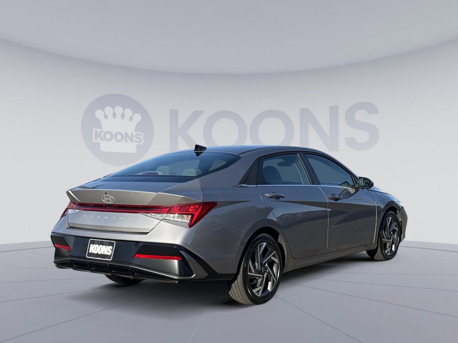 Used 2025 Hyundai Elantra SEL FWD image 7