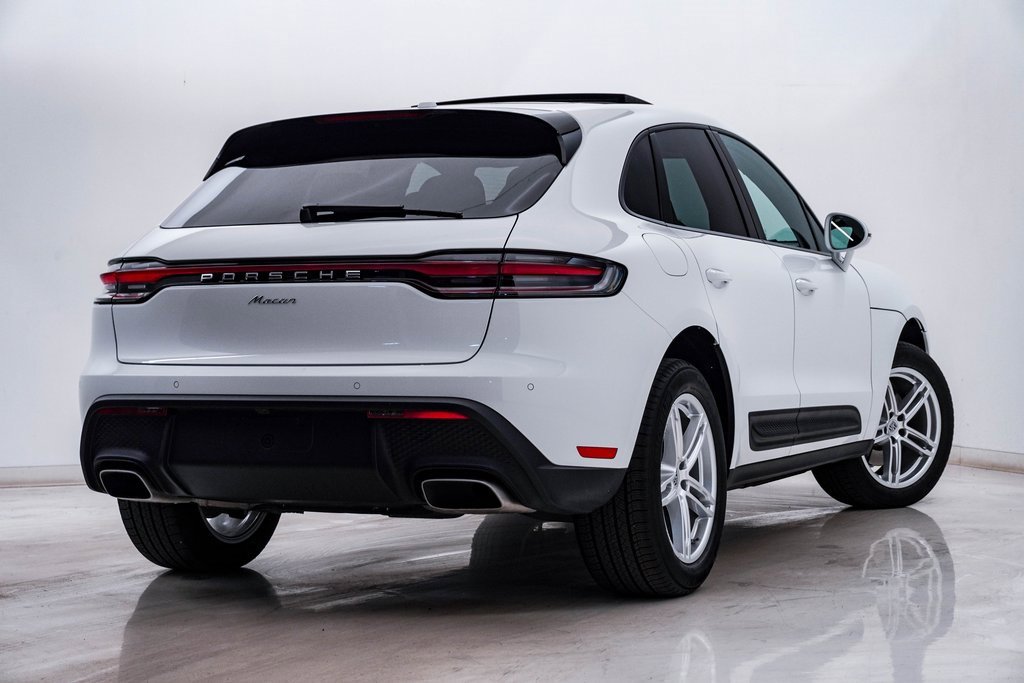 Certified 2025 Porsche Macan image 10