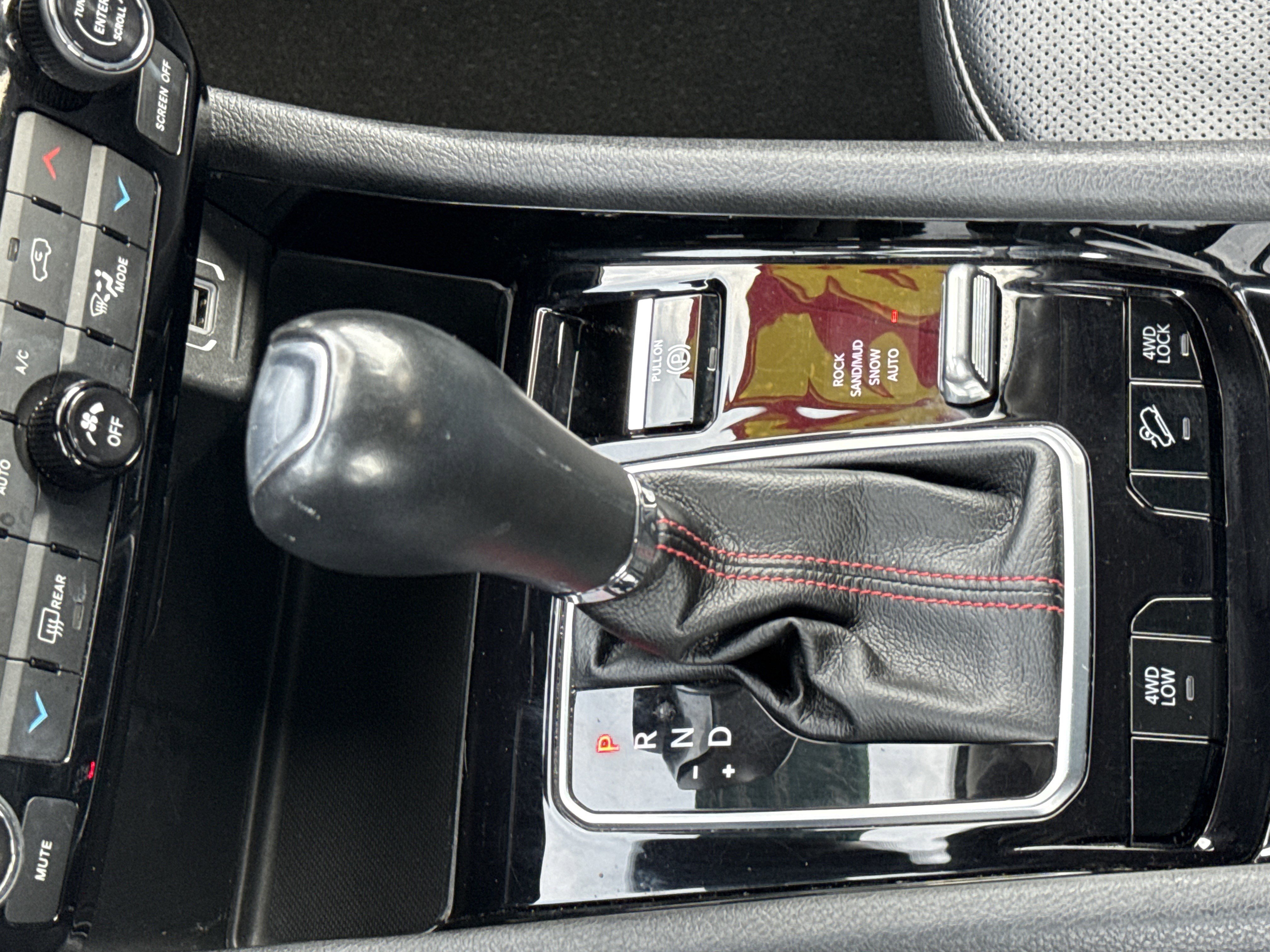 Used 2022 Jeep Compass Trailhawk w/ Trailhawk Elite Group image 25