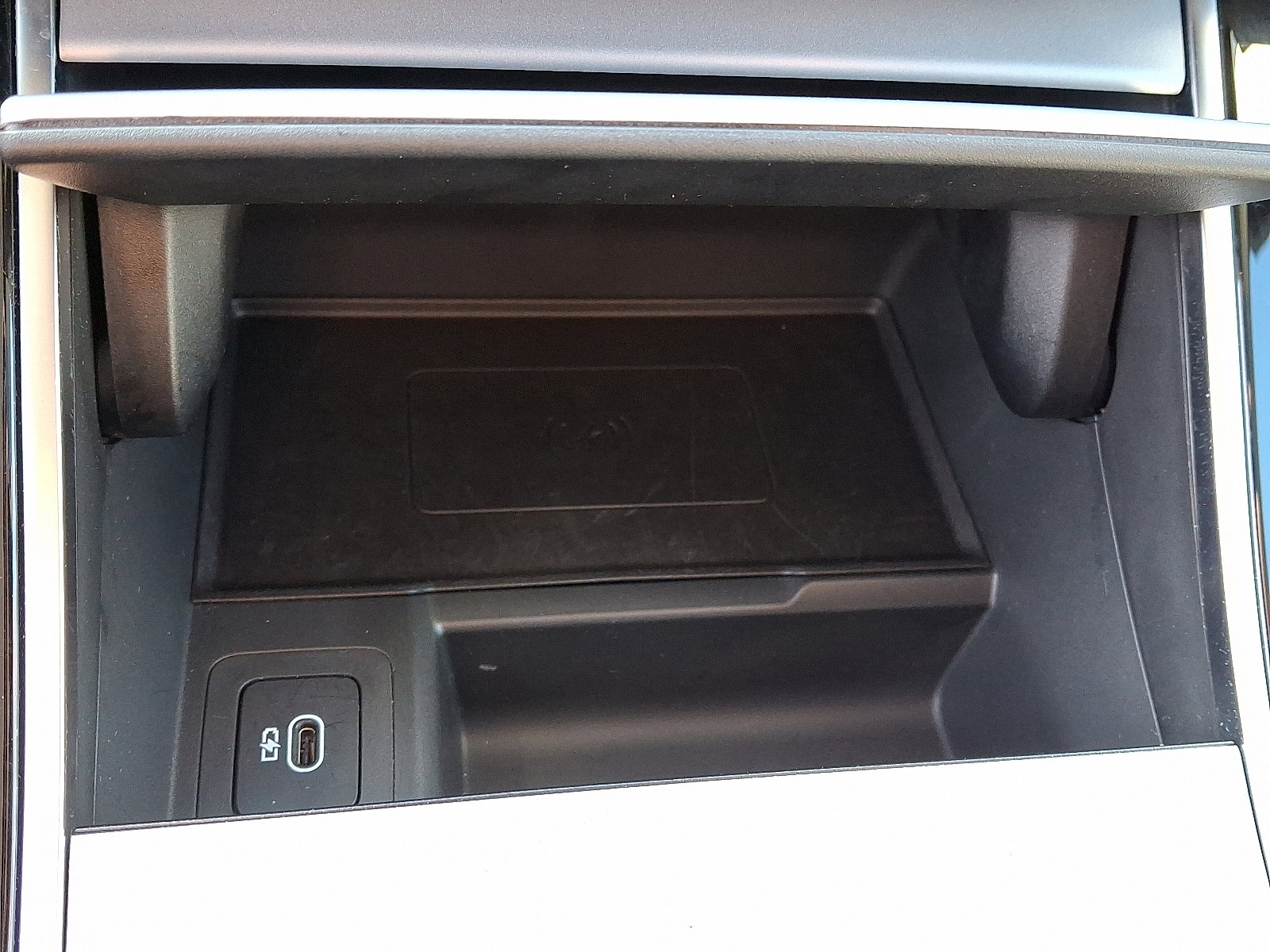 Used 2025 Land Rover Range Rover Velar S image 27