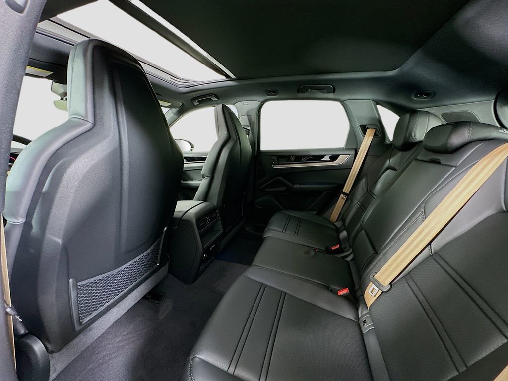 New 2026 Porsche Cayenne S image 24
