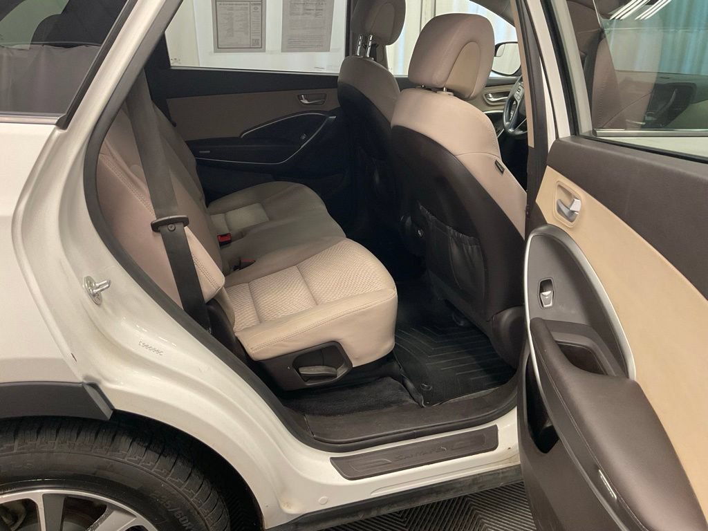 Used 2019 Hyundai Santa Fe XL SE FWD image 27