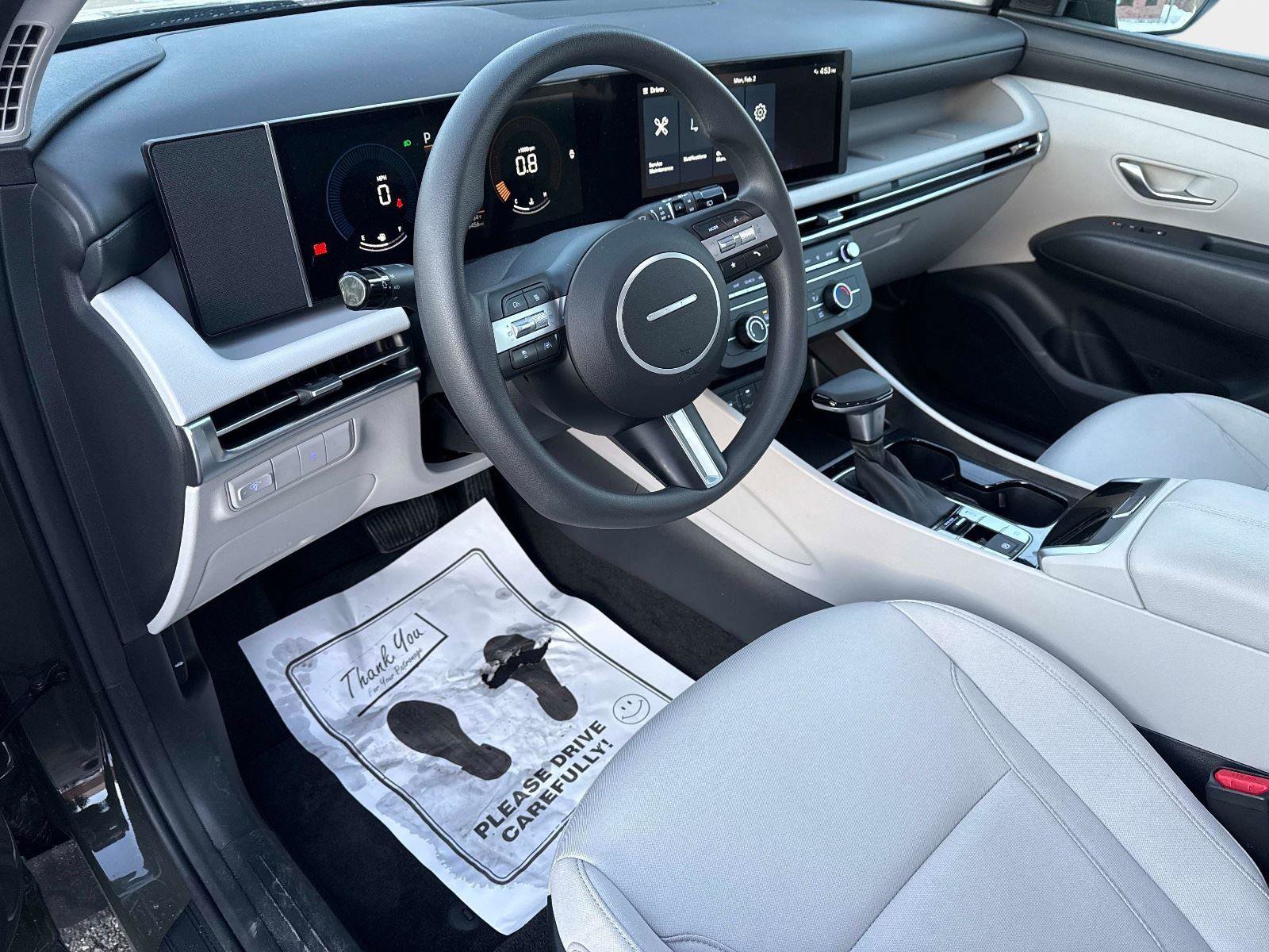 Certified 2025 Hyundai Tucson SE image 22