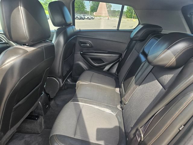 Used 2022 Chevrolet Trax LT w/ Driver Confidence Package AWD/4WD image 25