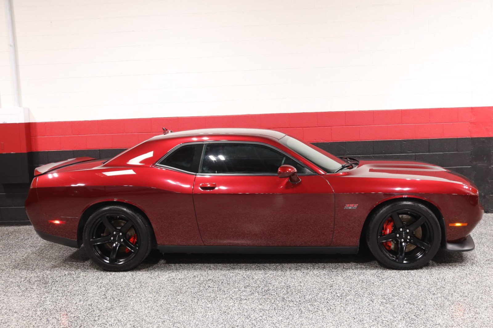 Used 2018 Dodge Challenger SRT w/ Technology Group RWD image 7