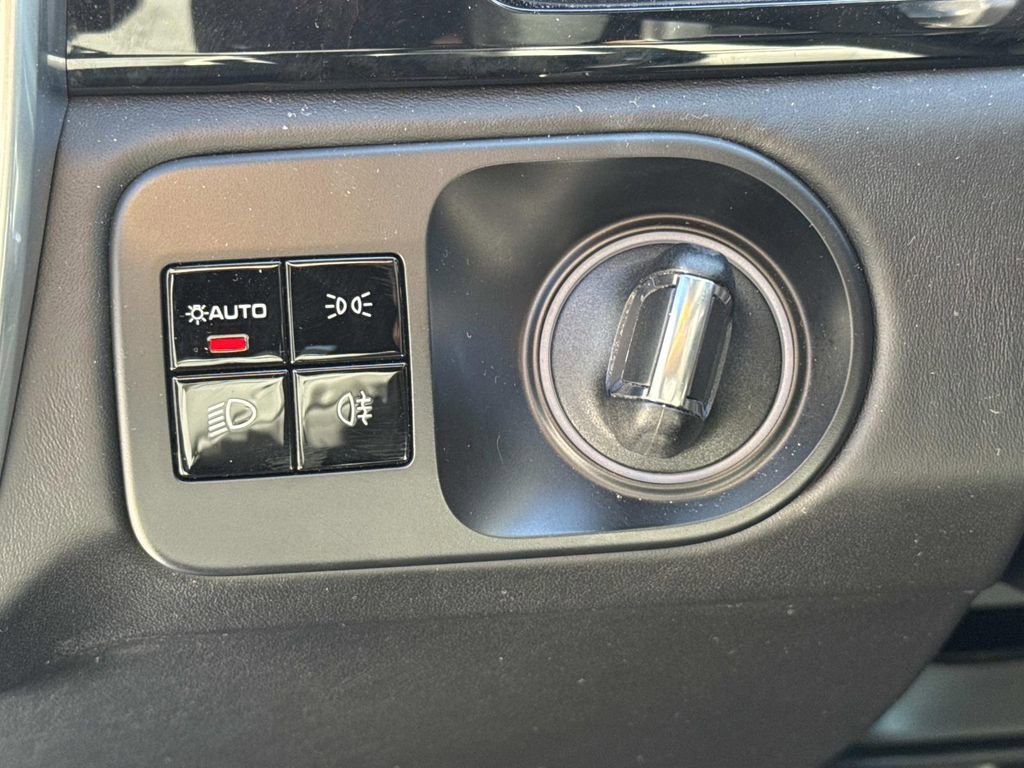 Used 2021 Porsche Cayenne Turbo image 22