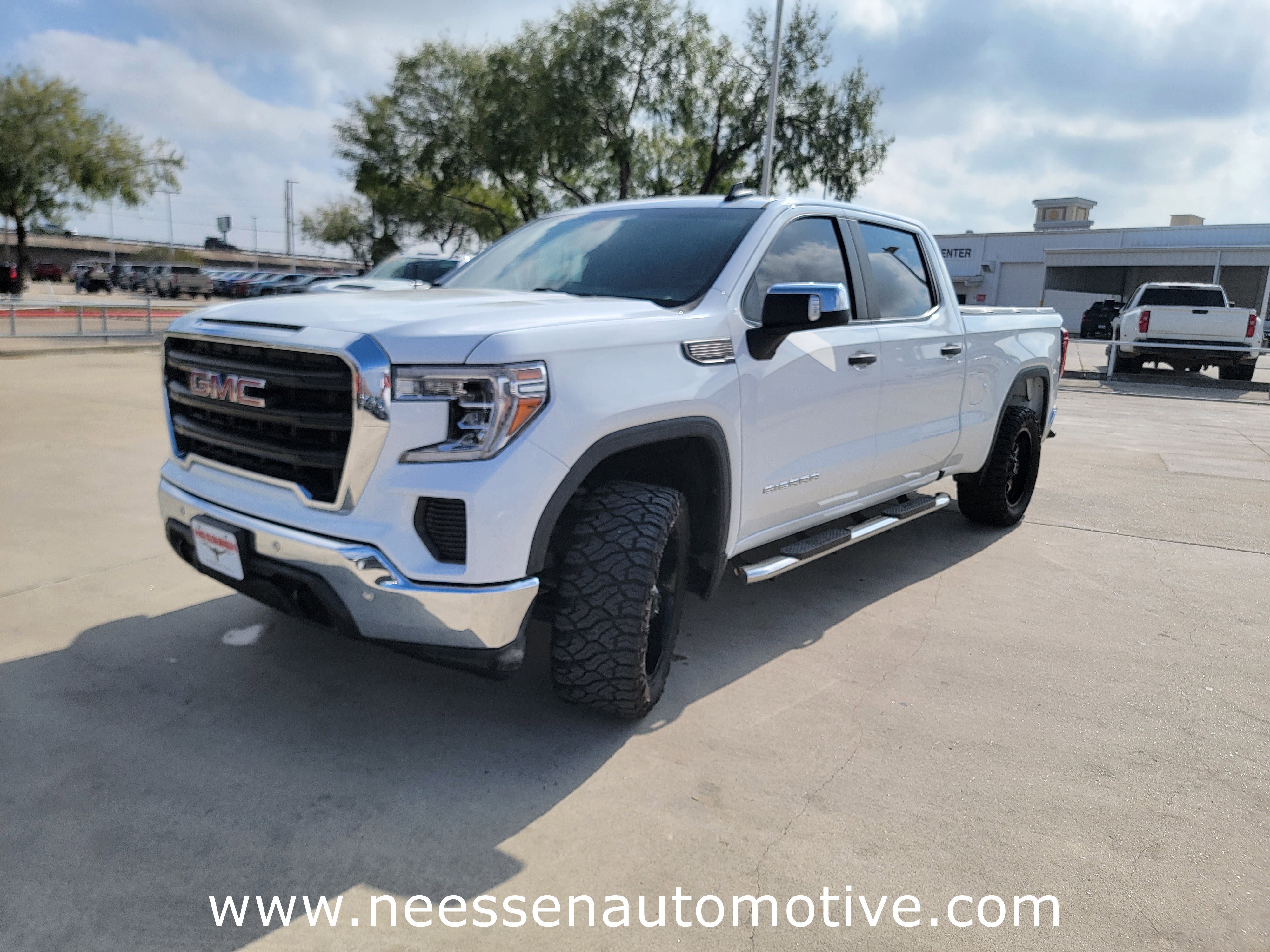 Used 2020 GMC Sierra 1500 2WD Crew Cab w/ Sierra Value Package image 3