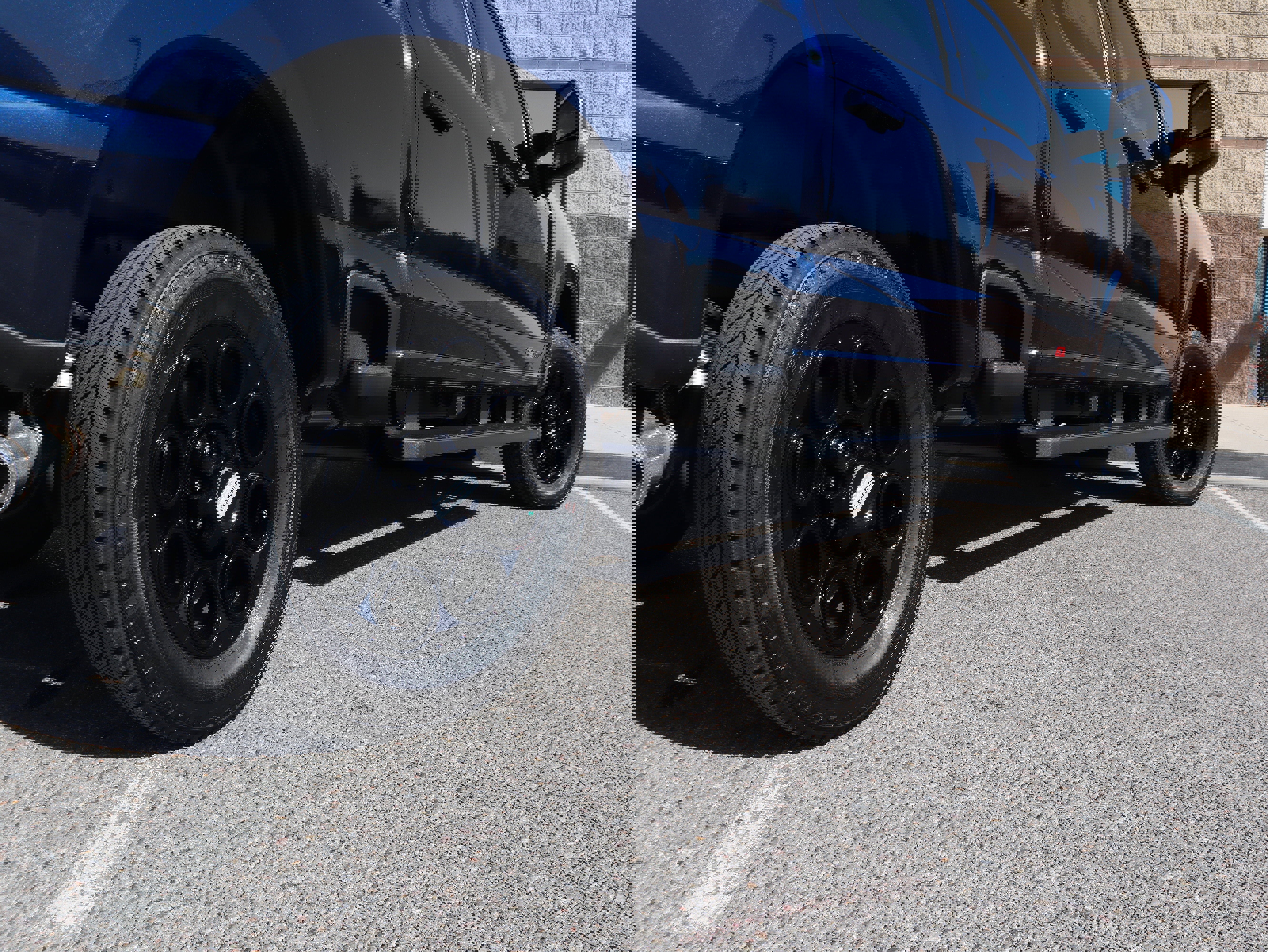 New 2025 Ford F250 Lariat w/ Black Appearance Package image 11