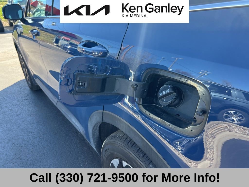 Certified 2025 Kia Sorento S FWD image 50
