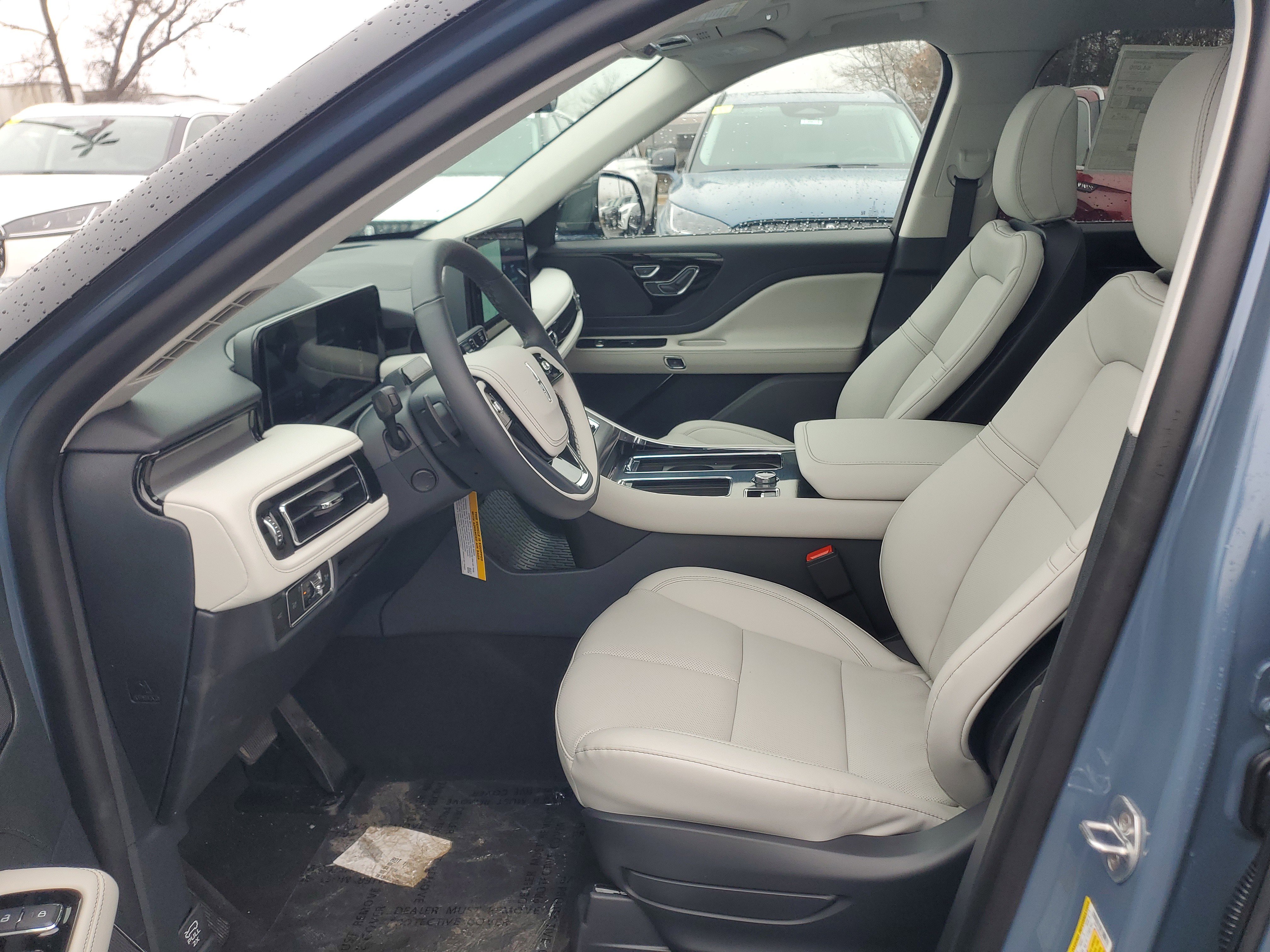 New 2026 Lincoln Aviator AWD image 11