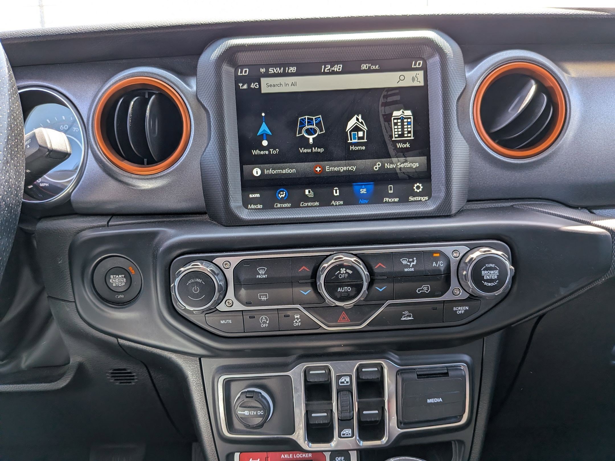 Used 2022 Jeep Gladiator Mojave AWD/4WD image 13