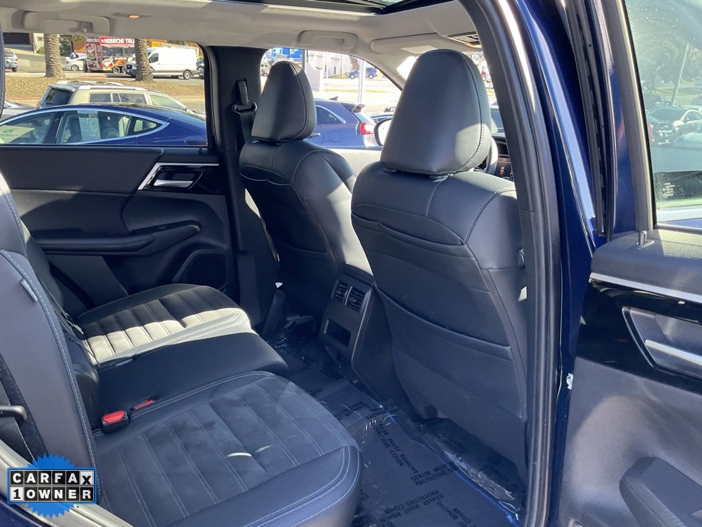 Used 2023 Mitsubishi Outlander SE image 52