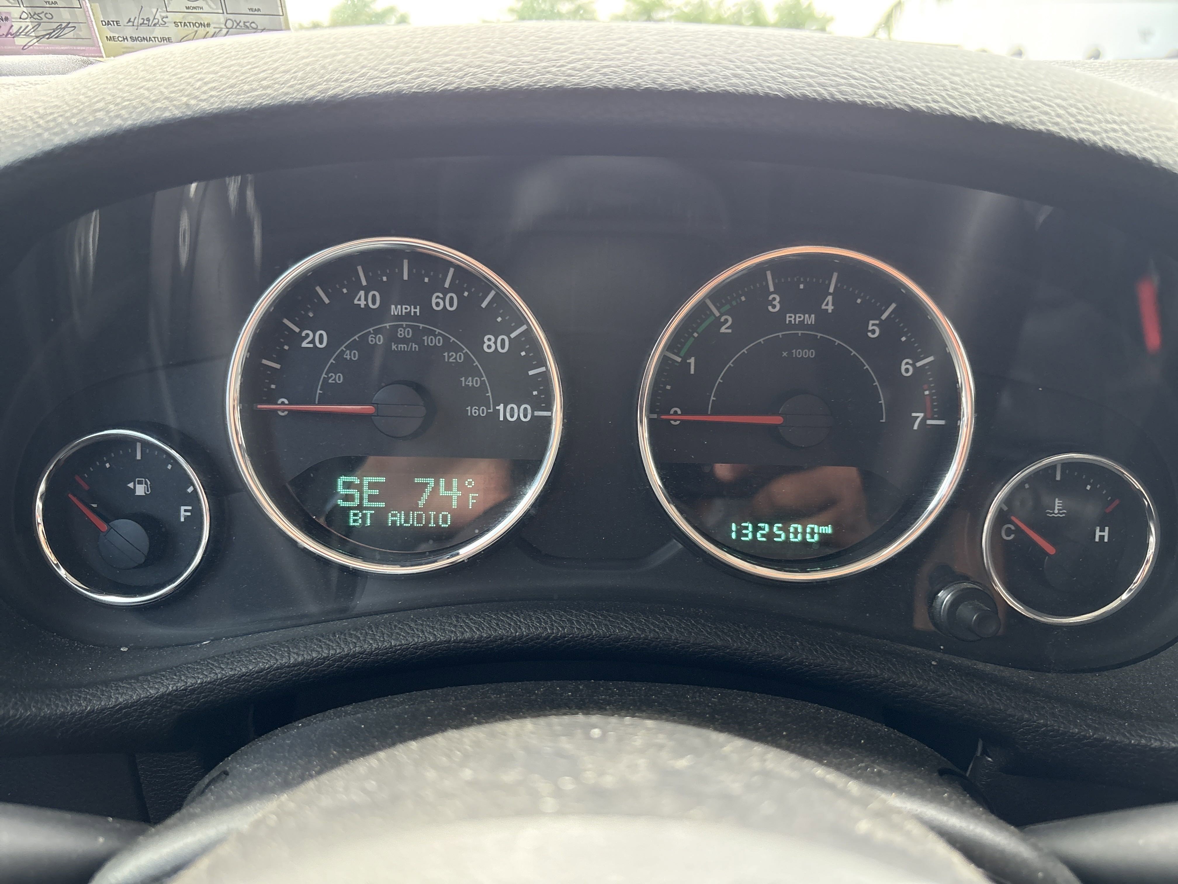 Used 2017 Jeep Wrangler Unlimited Sahara w/ Connectivity Group image 19