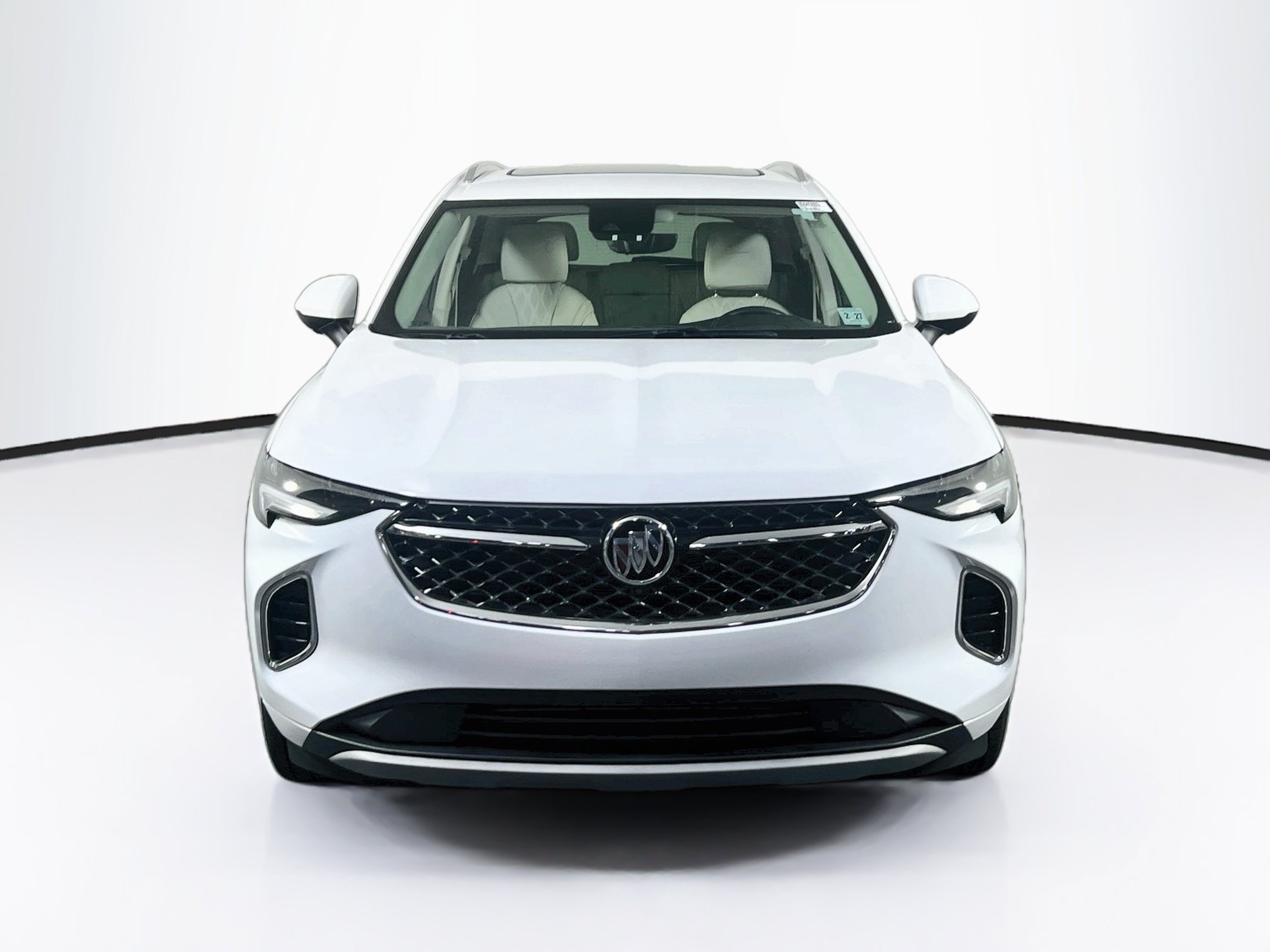 Used 2022 Buick Envision Avenir w/ Technology Package II FWD image 2