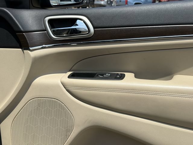 Used 2017 Jeep Grand Cherokee Limited AWD/4WD image 30