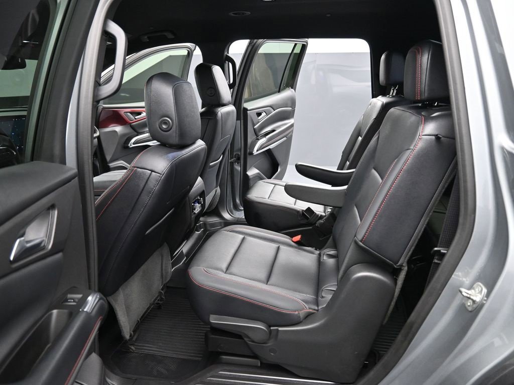 Used 2025 Chevrolet Traverse Z71 w/ Driver Confidence Package image 16