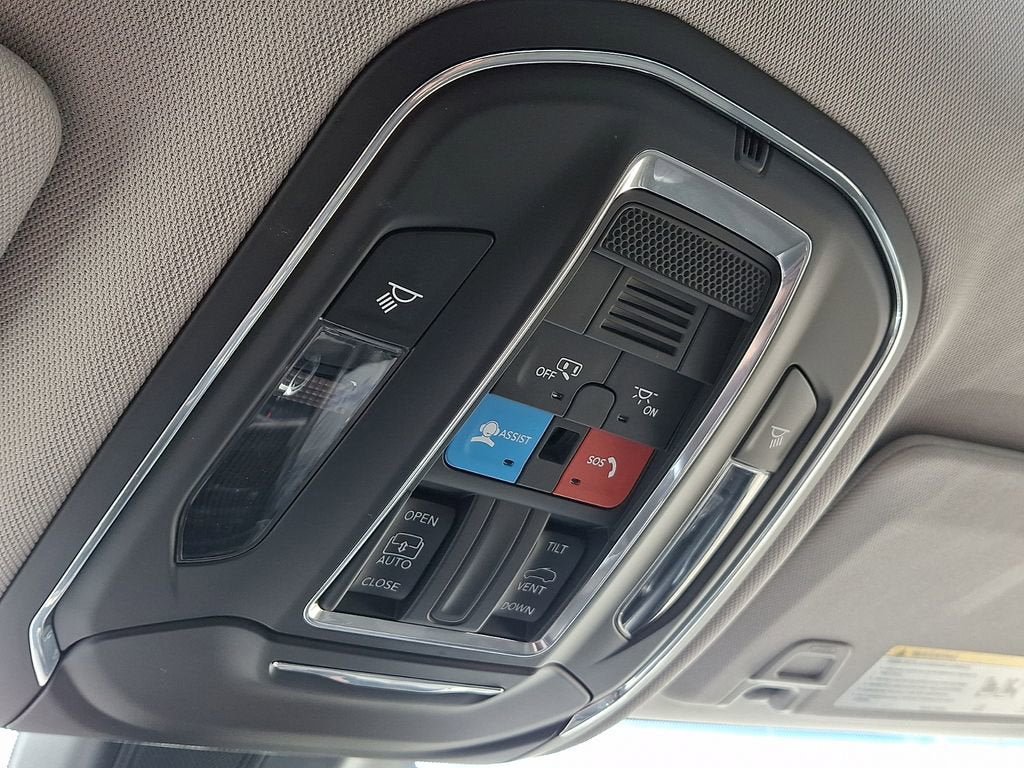 Used 2024 Jeep Grand Cherokee Laredo X AWD/4WD image 27